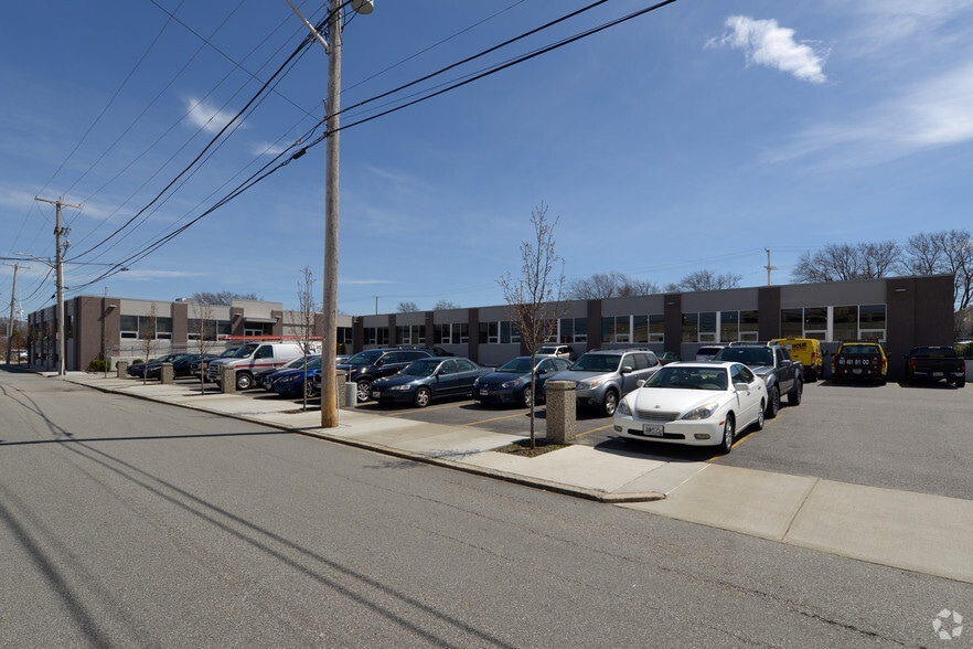 225 Carolina Ave, Providence, RI for lease - Building Photo - Image 3 of 14