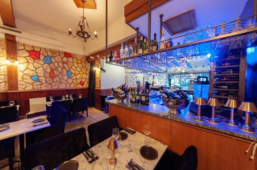 42 Old Church Rd, Londres à louer - Photo intérieure - Image 3 de 10