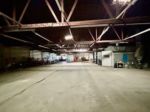 1123 W Catalpa Ave, Chicago, IL for lease Interior Photo- Image 2 of 2