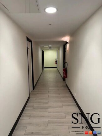 Plus de détails pour 16 Rue Jacques Tati, Évry-Courcouronnes - Bureau à vendre