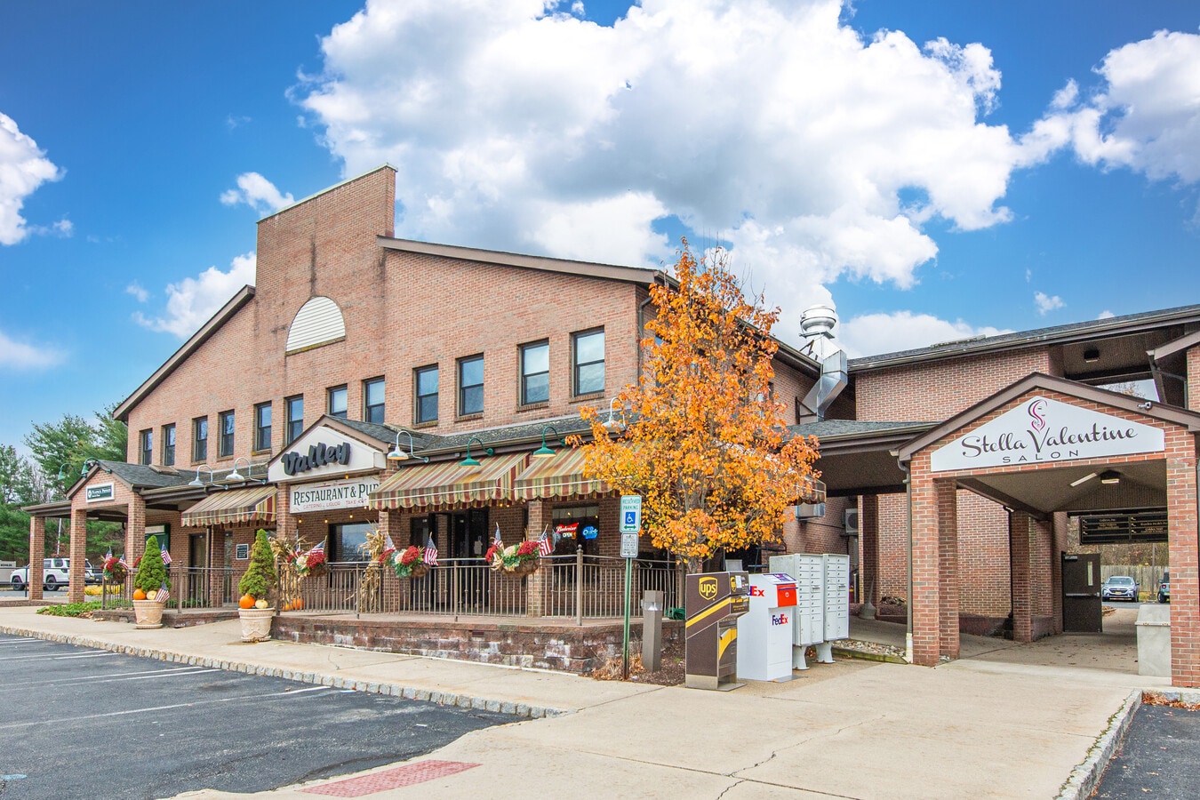 59 E Mill Rd, Long Valley, NJ 07853 - Unité 4-200 -  - Photo intérieure - Image 1 of 27