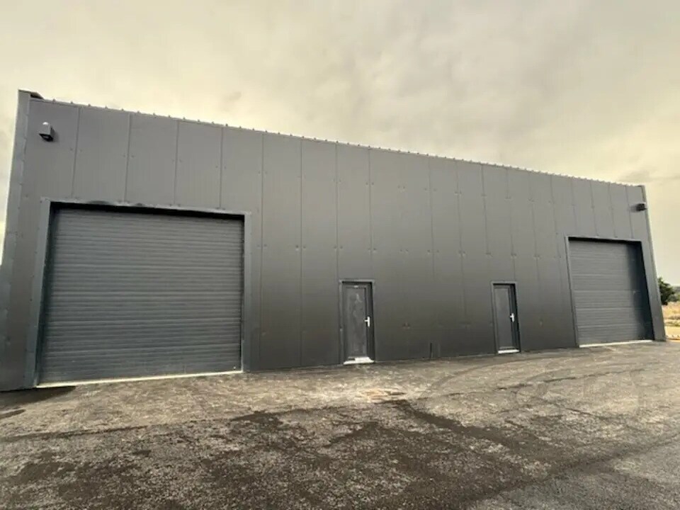 Flex in Sablet for lease Building Photo- Image 1 of 10