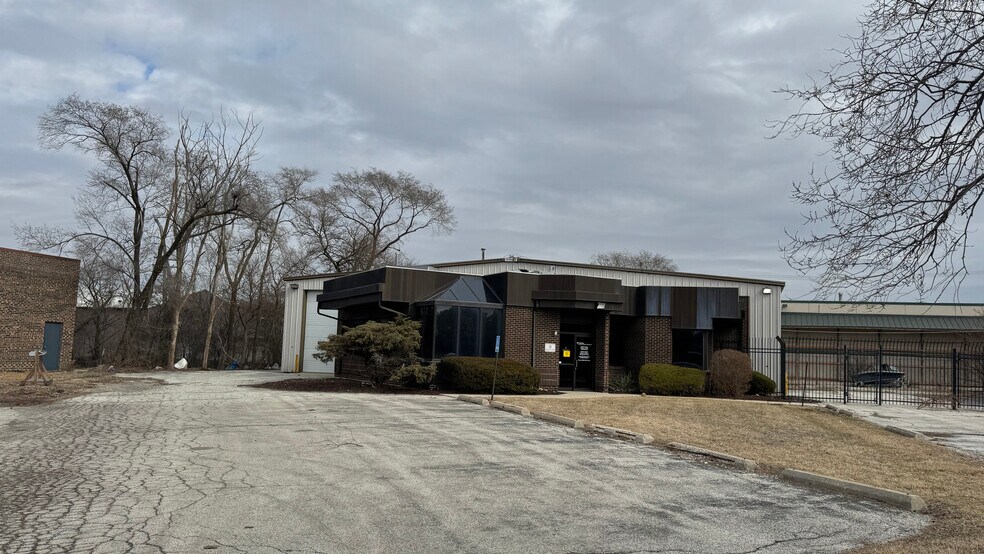 16149 Clinton St, Harvey, IL à vendre - Photo du bâtiment - Image 1 de 2
