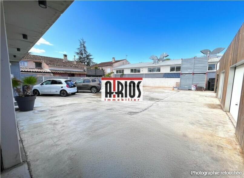 Flex in La Crau for lease - Building Photo - Image 2 of 7