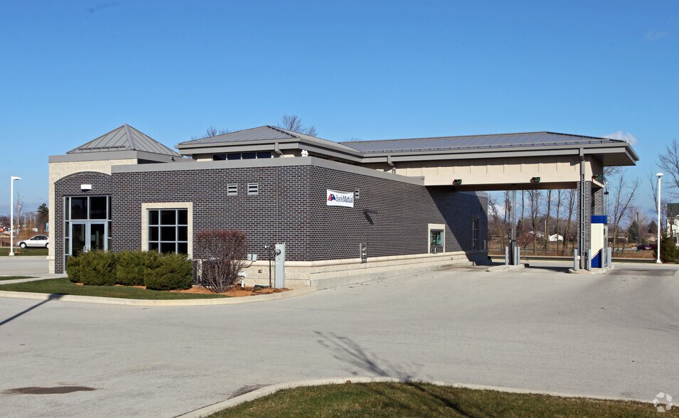 5133 Douglas Ave, Racine, WI à vendre - Photo du bâtiment - Image 2 de 3