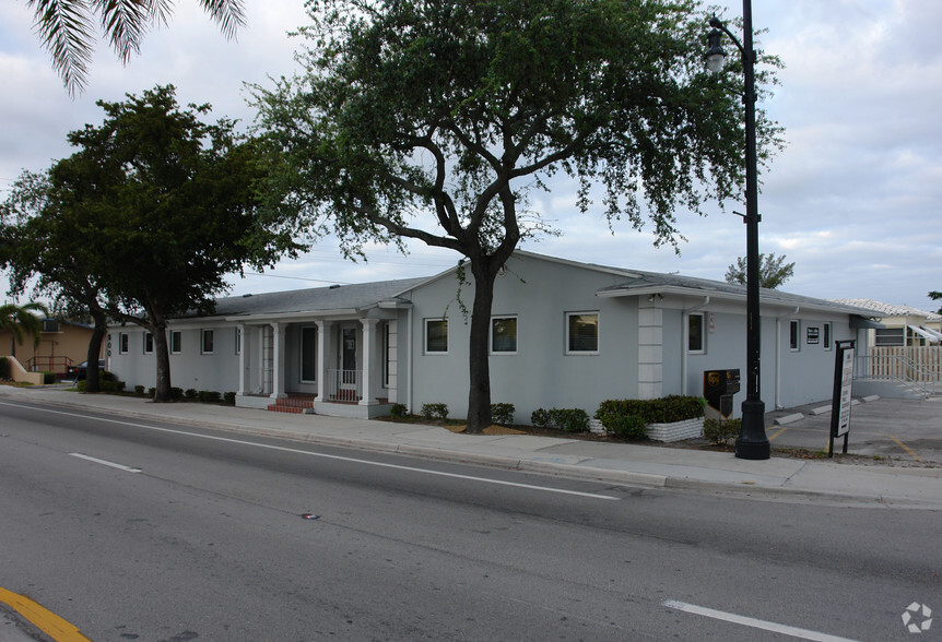 800 S Federal Hwy, Hollywood, FL à vendre - Photo du bâtiment - Image 1 de 1