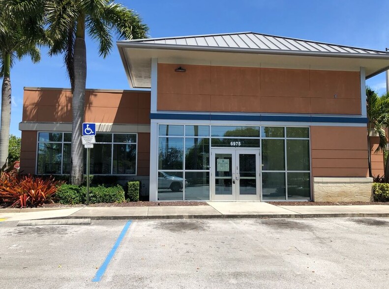 6805-7031 Taft St, Hollywood, FL for lease - Primary Photo - Image 1 of 3