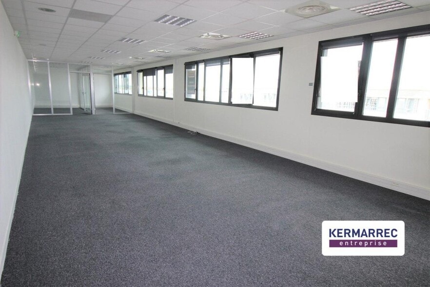 Office in Saint-Grégoire for sale - Interior Photo - Image 2 of 9