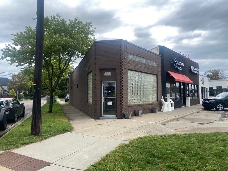 33788 Woodward Ave, Birmingham, MI à louer - Photo du bâtiment - Image 3 de 8