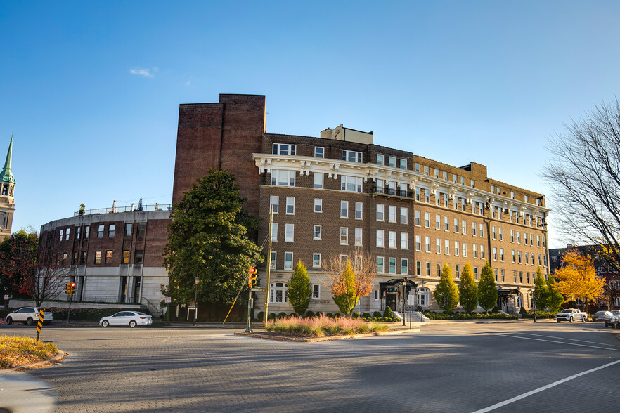 413-421 Stuart Cir, Richmond, VA à louer - Photo du bâtiment - Image 2 de 41