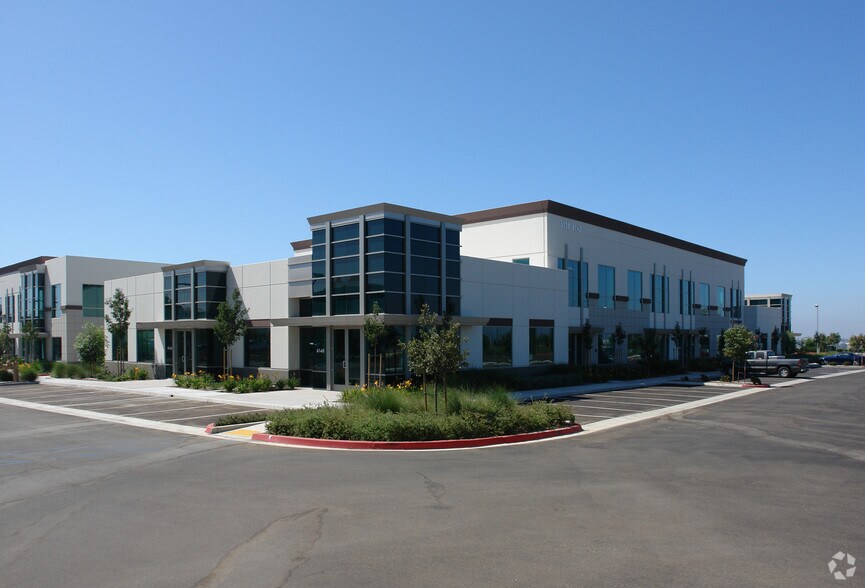 6138 Innovation Way, Carlsbad, CA à louer - Photo du bâtiment - Image 1 de 5
