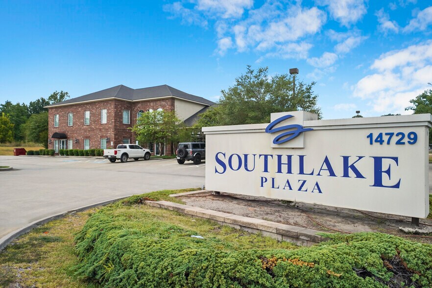 14729 Highway 105 W, Montgomery, TX à louer - Photo du bâtiment - Image 2 de 14