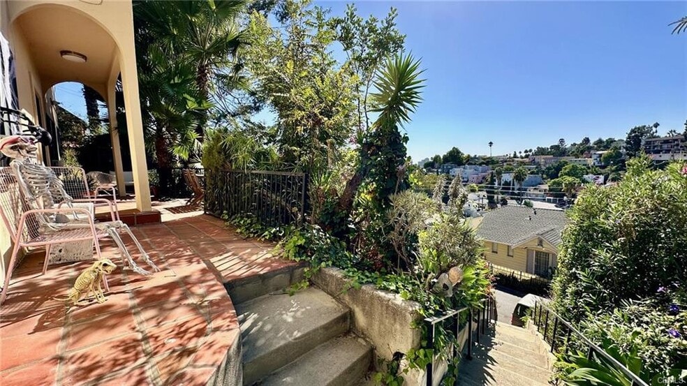 3201 Hamilton Way, Los Angeles, CA for sale - Building Photo - Image 3 of 29