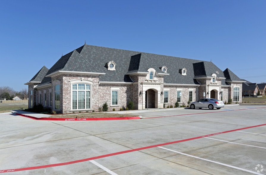 115 Park Place Blvd, Waxahachie, TX for lease - Building Photo - Image 3 of 8