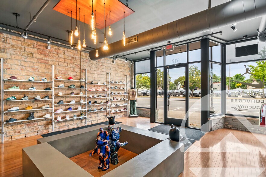 512 N Main St, Royal Oak, MI à vendre - Photo du bâtiment - Image 3 de 9