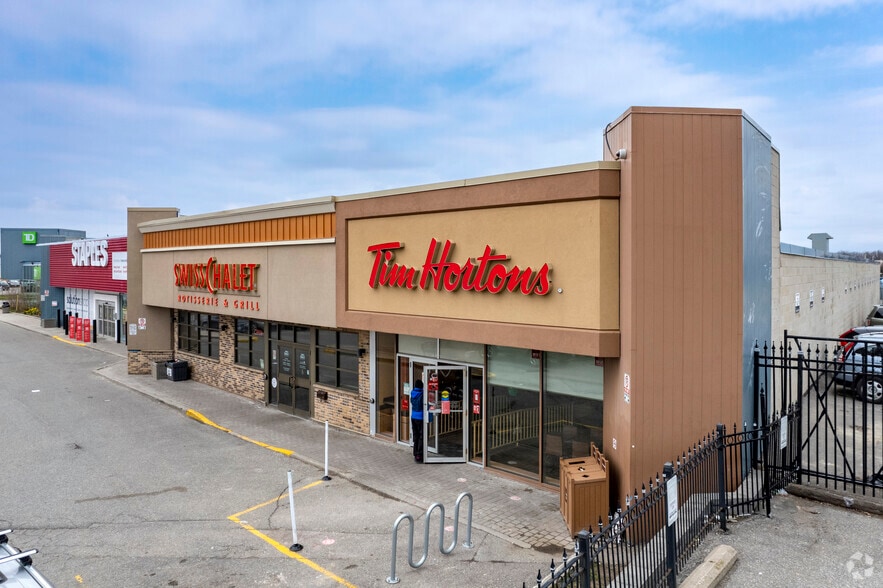 3140-3170 Dufferin St, Toronto, ON for lease - Building Photo - Image 2 of 5