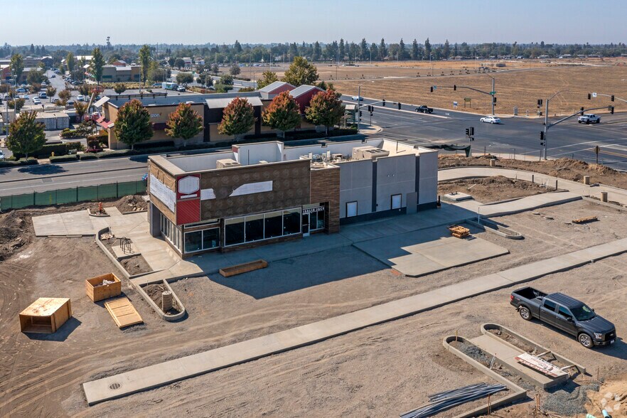 3426 N Dinuba Blvd, Visalia, CA à vendre - Aérien - Image 3 de 18