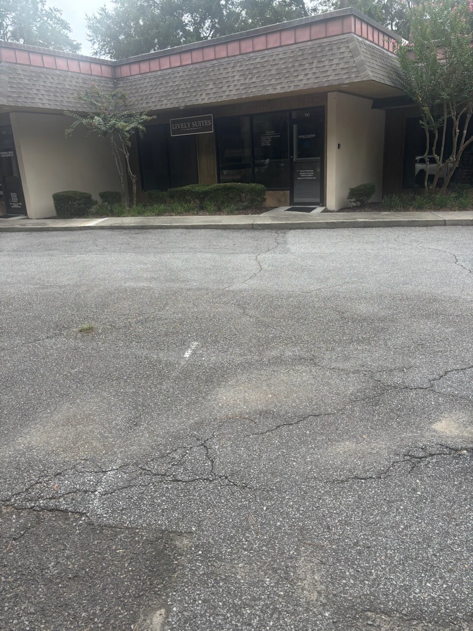 1 Mathews Dr, Hilton Head Island, SC à vendre Photo du bâtiment- Image 1 de 1