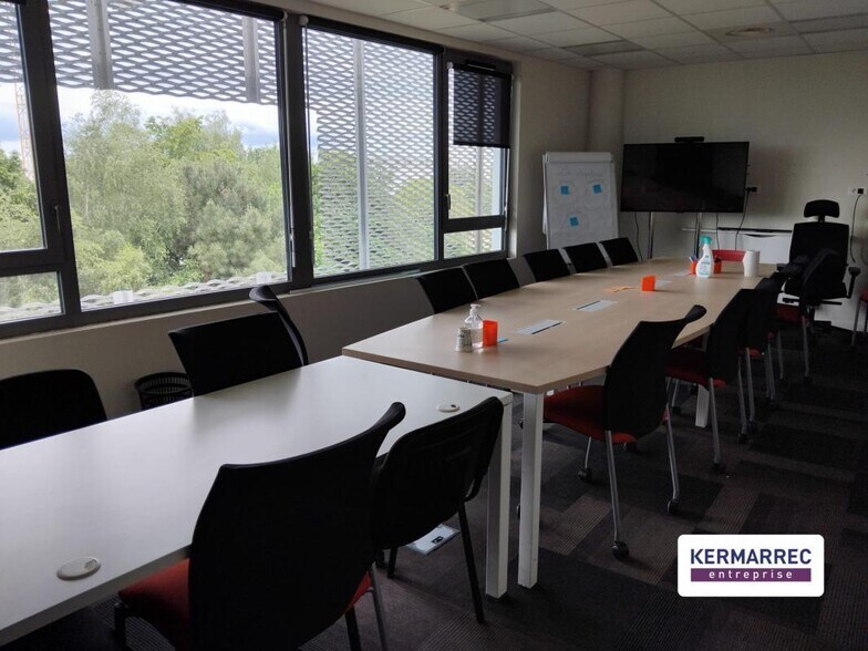 Office in Rennes for lease - Interior Photo - Image 2 of 6