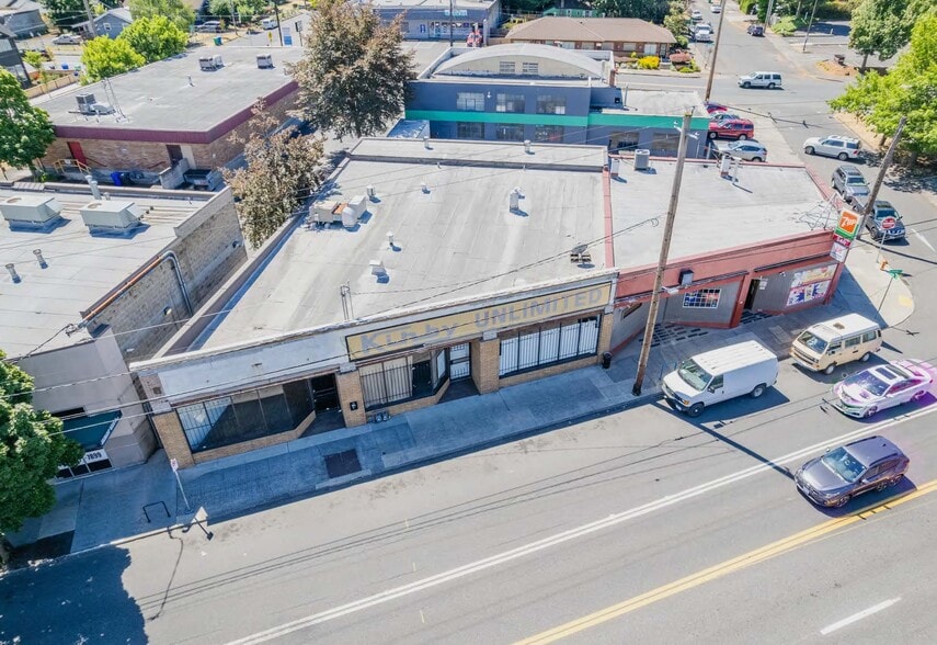7320 NE Sandy Blvd, Portland, OR for lease - Building Photo - Image 2 of 7