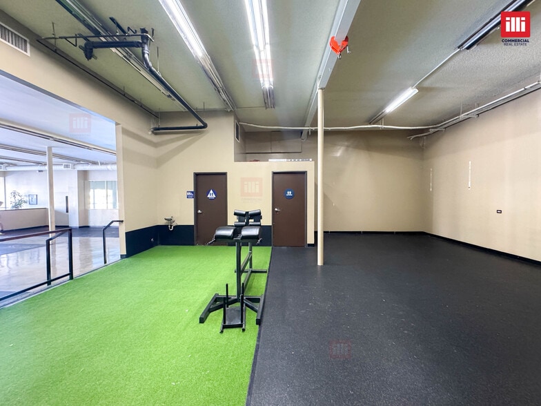 21144-21146 Ventura Blvd, Woodland Hills, CA for lease - Building Photo - Image 3 of 8