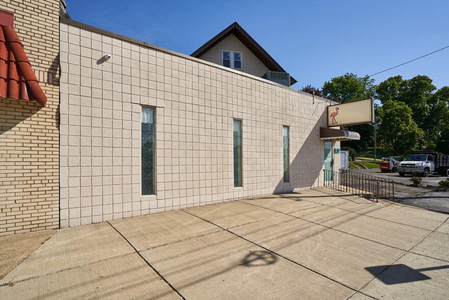 567 E Cuyahoga Falls Ave, Akron, OH for sale - Building Photo - Image 3 of 4