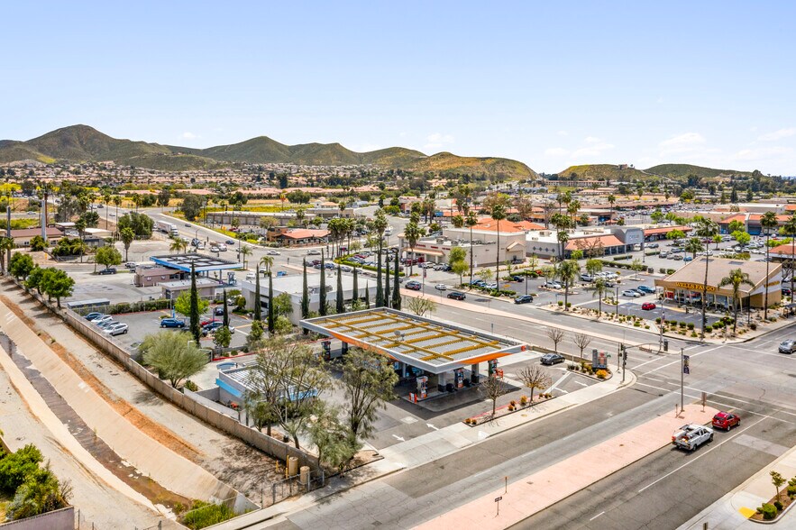 26730 McCall Blvd, Menifee, CA à vendre - Photo du bâtiment - Image 2 de 11