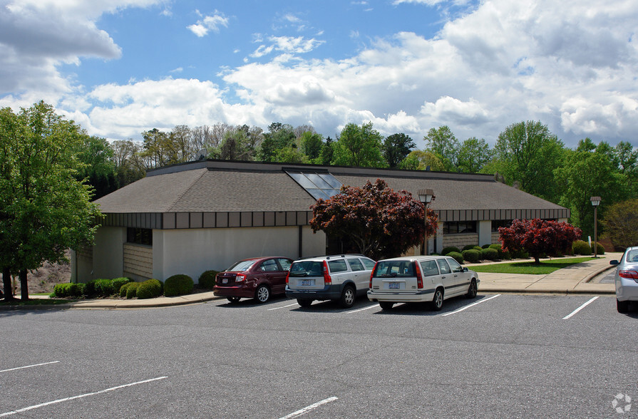 231 13th Avenue Pl NW, Hickory, NC à vendre - Photo du bâtiment - Image 3 de 7