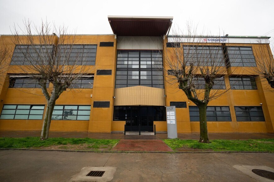 Industrial in Azuqueca de Henares, Guadalajara for sale - Building Photo - Image 1 of 1