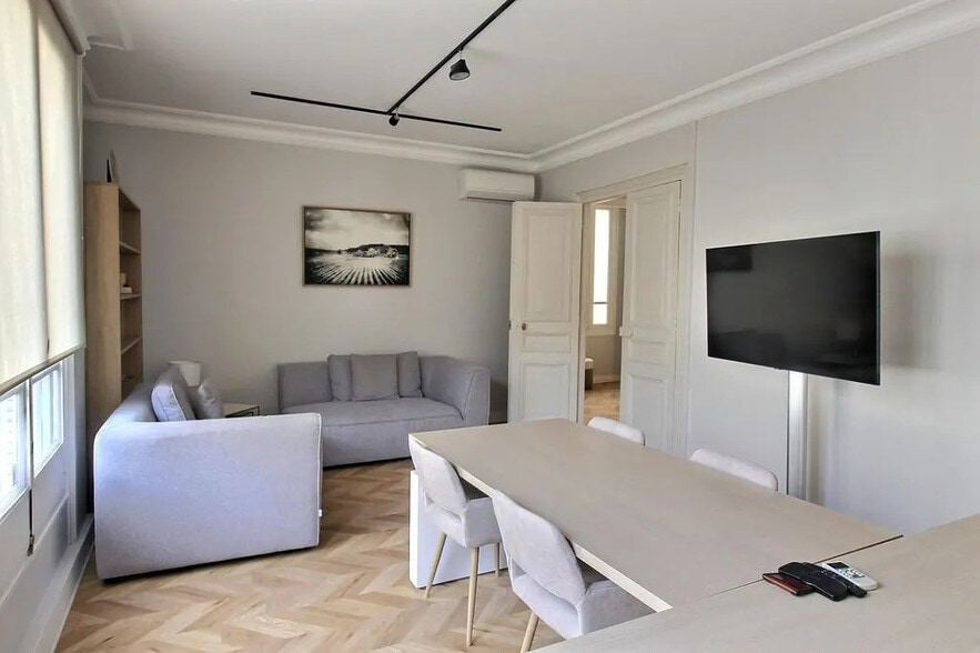 Bureau dans Paris à louer - Photo du bâtiment - Image 1 de 10