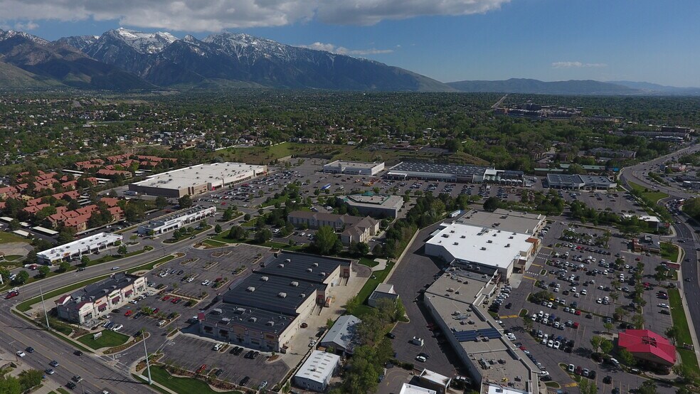 6905-7035 S 1300 E, Salt Lake City, UT à louer - Photo du bâtiment - Image 3 de 4