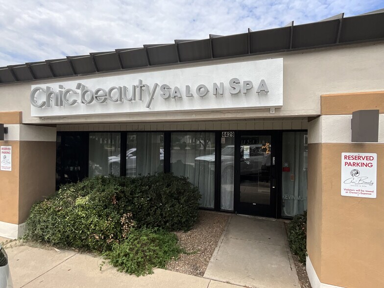 4425-4433 E Broadway Blvd, Tucson, AZ à louer - Photo du bâtiment - Image 2 de 3