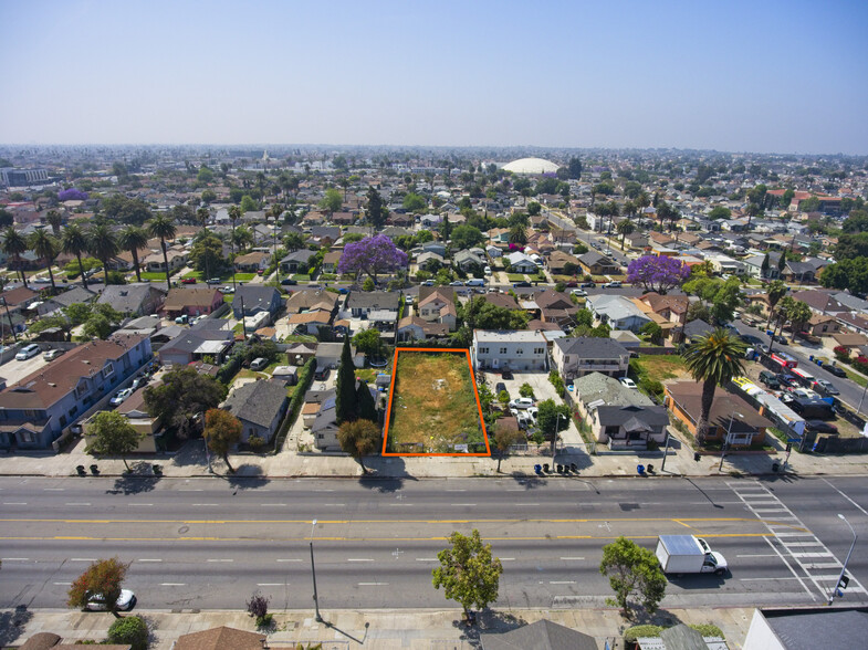 1144 W Florence Ave, Los Angeles, CA à vendre - Photo principale - Image 1 de 1