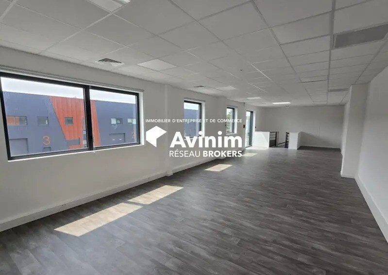 Industrial in SAINT-OUEN-L'AUMONE for lease - Building Photo - Image 2 of 2