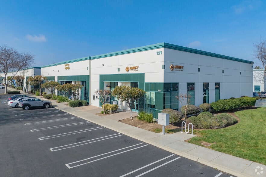 121 Sand Creek Rd, Brentwood, CA for lease - Building Photo - Image 2 of 5