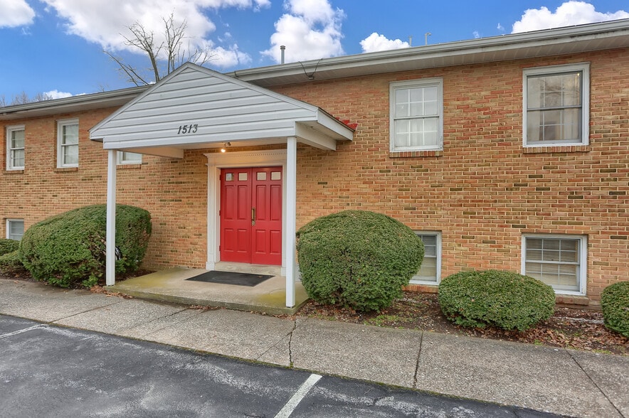 1513 Cedar Cliff Dr, Camp Hill, PA for lease - Building Photo - Image 2 of 4