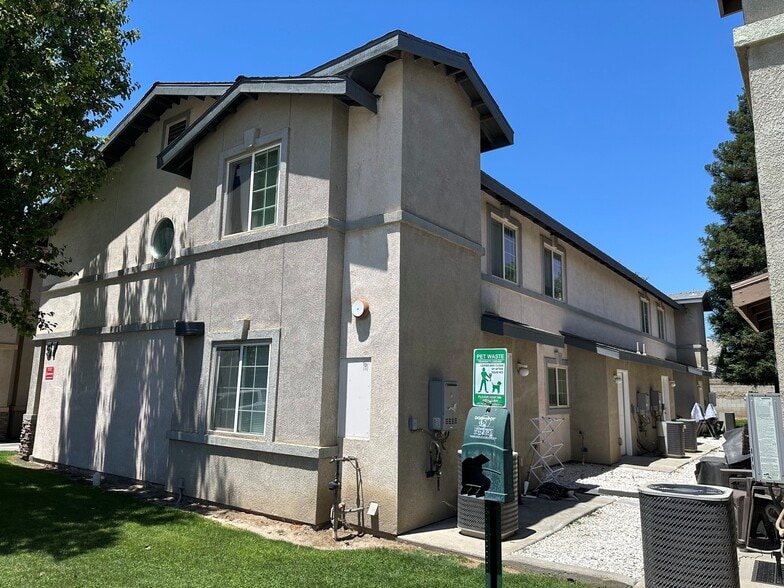 600 Hosking Ave, Bakersfield, CA à vendre - Photo du bâtiment - Image 2 de 20