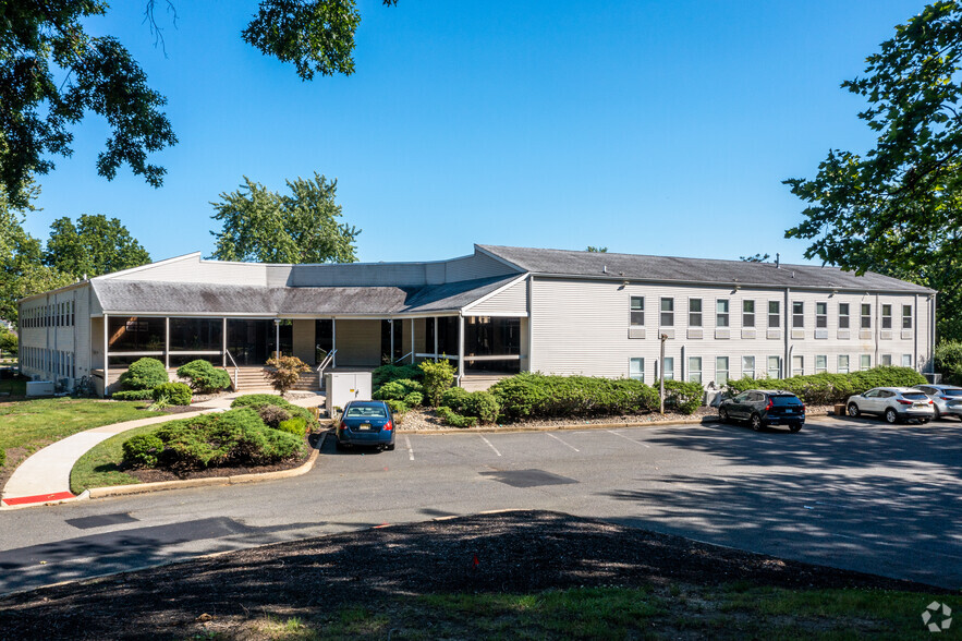 59 Avenue at the Common, Suites 101/102, Shrewsbury, NJ for sale - Building Photo - Image 1 of 1