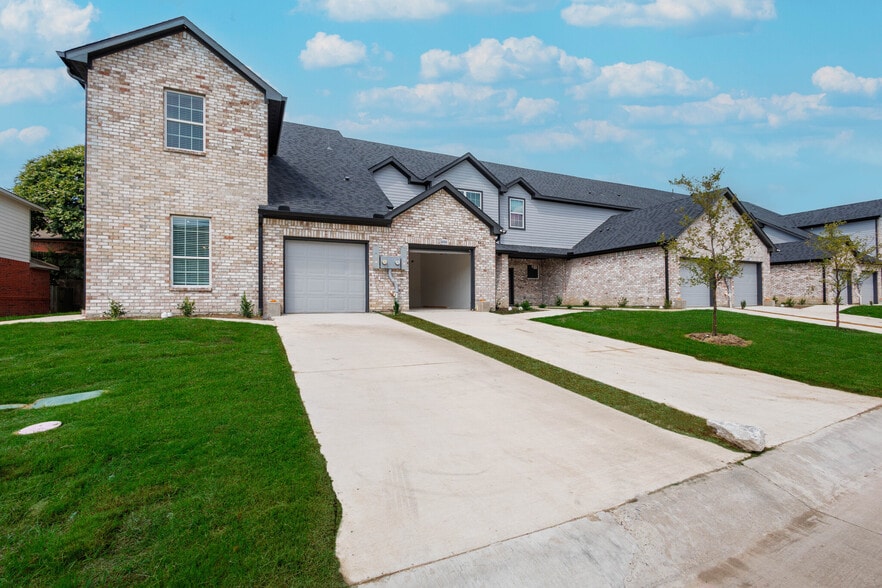 3202 Wexford Dr, Garland, TX for sale - Building Photo - Image 2 of 34