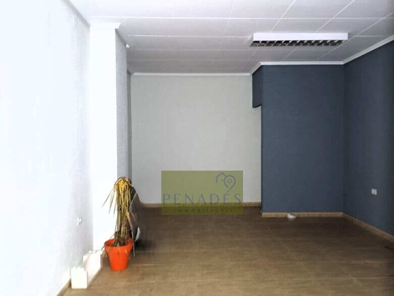 Retail in Ontinyent for lease - Building Photo - Image 3 of 12