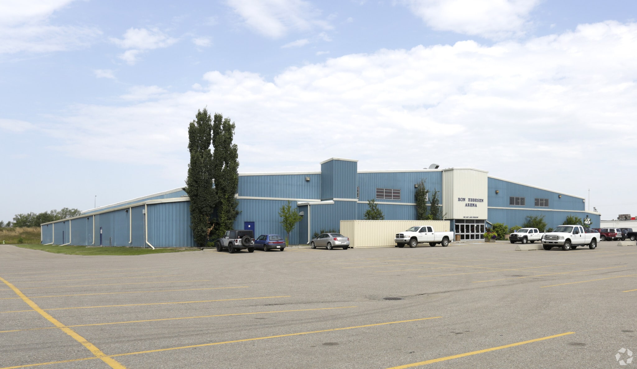 200 East Lake Cres NE, Airdrie, AB for lease Primary Photo- Image 1 of 7