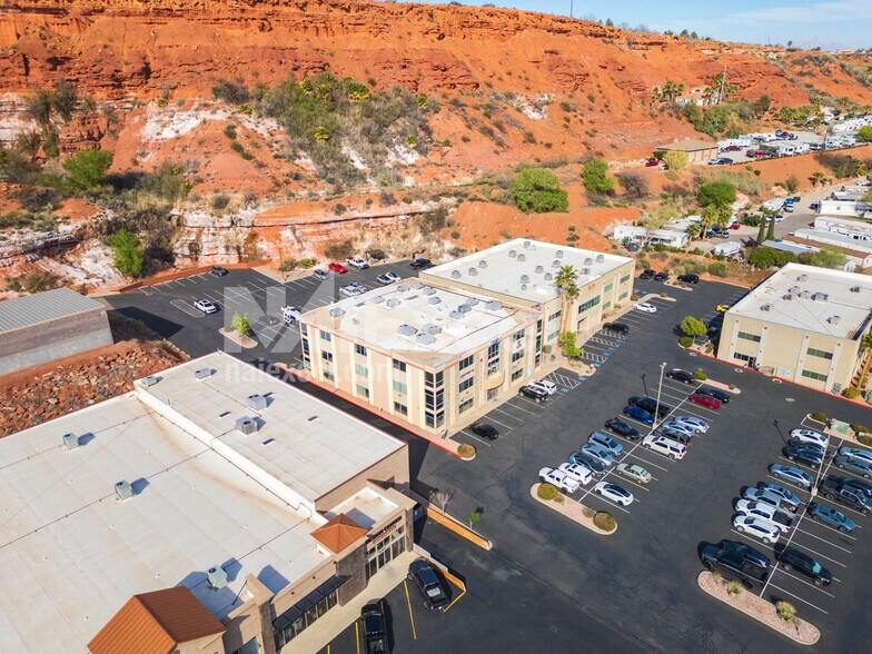 162 N 400 E, St George, UT à louer - Photo du bâtiment - Image 3 de 5