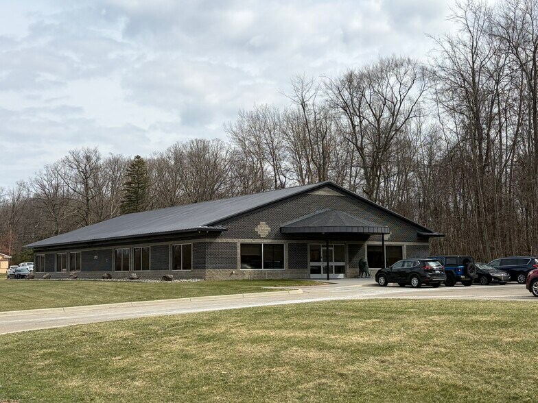 5735 Bella Rosa Blvd, Independence Township, MI à louer - Photo du bâtiment - Image 3 de 7