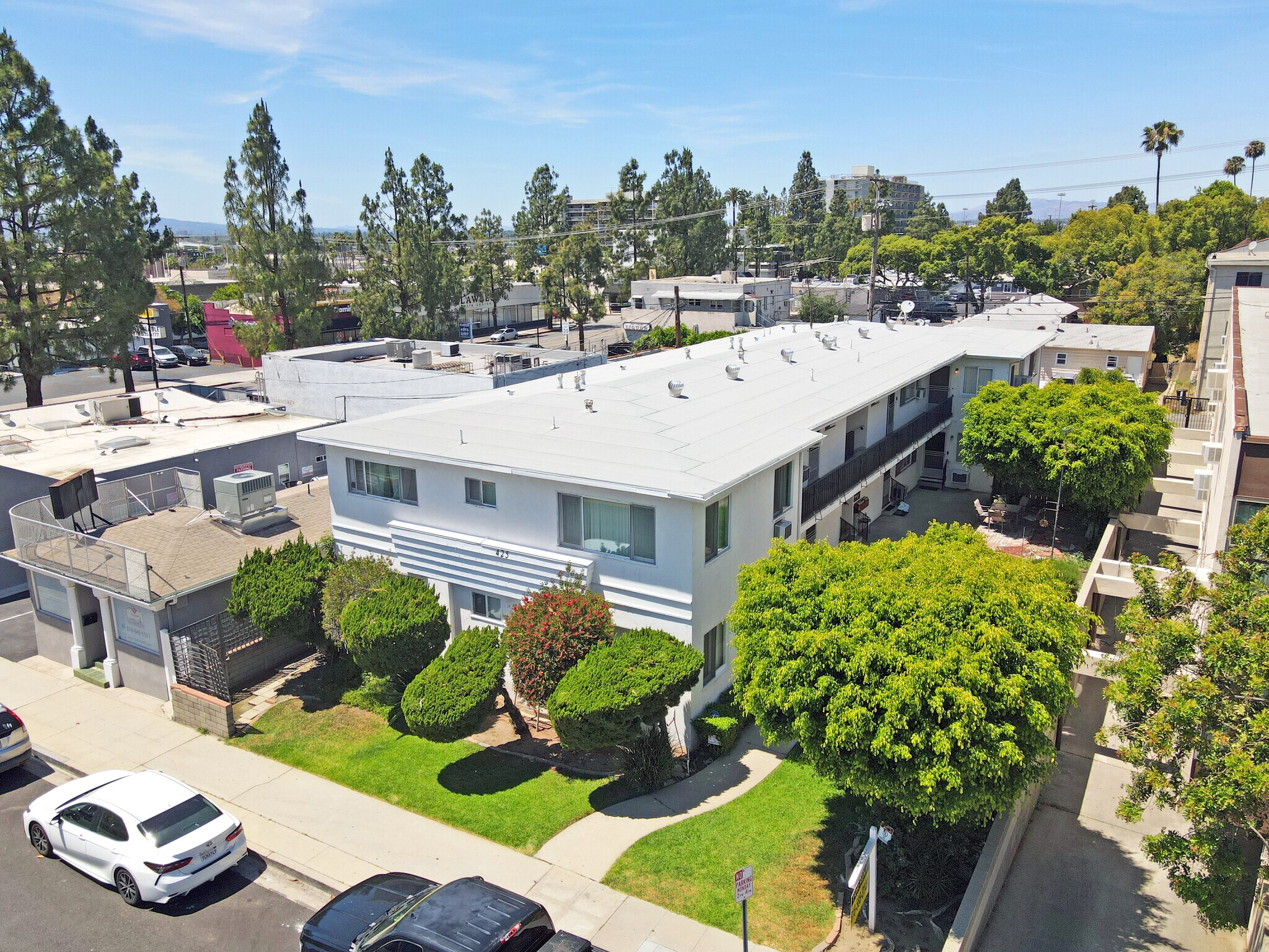 425 E Magnolia Blvd, Burbank, CA à vendre Photo principale- Image 1 de 16