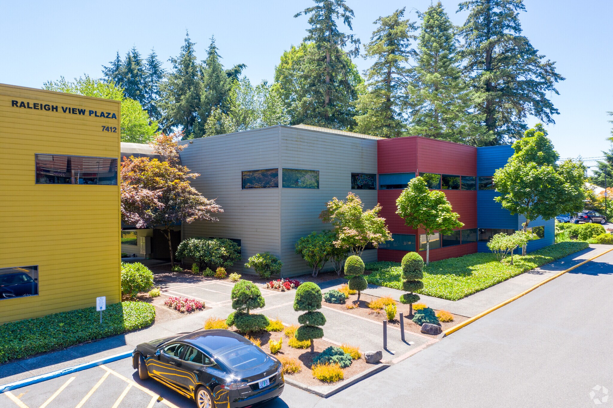 7412 SW Beaverton Hillsdale Hwy, Portland, OR à louer Photo du bâtiment- Image 1 de 6