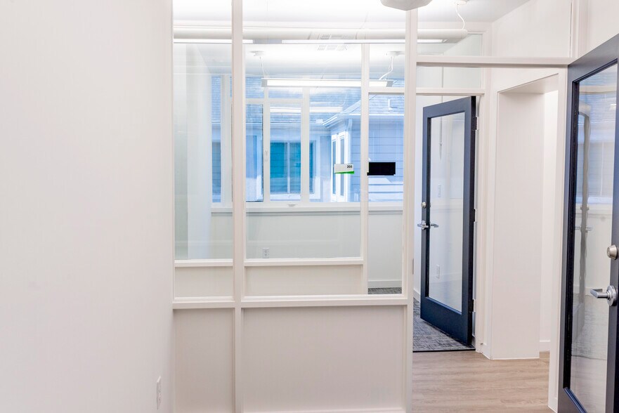 4900-4912 Travis St, Houston, TX à louer - Photo du bâtiment - Image 3 de 9