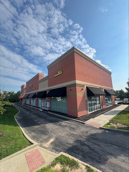 8340 Colerain Ave, Cincinnati, OH à louer - Photo du bâtiment - Image 3 de 8