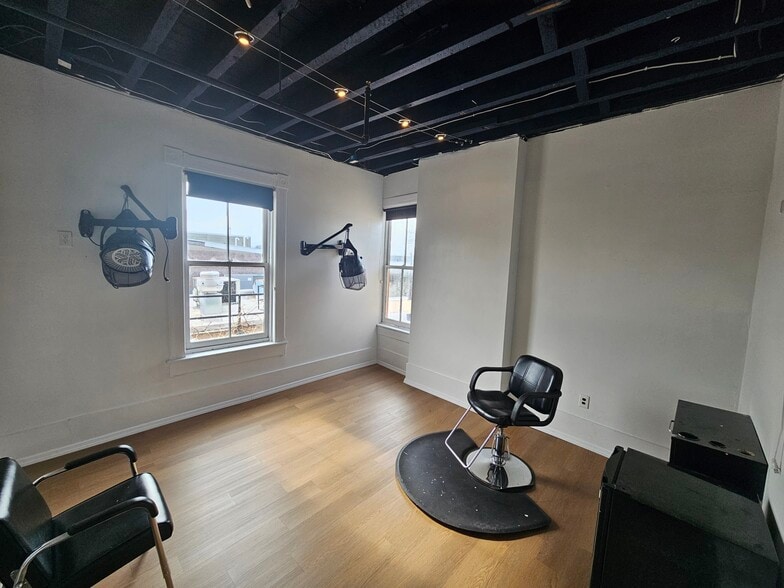 439-451 S Broad St, Trenton, NJ for lease - Interior Photo - Image 2 of 34