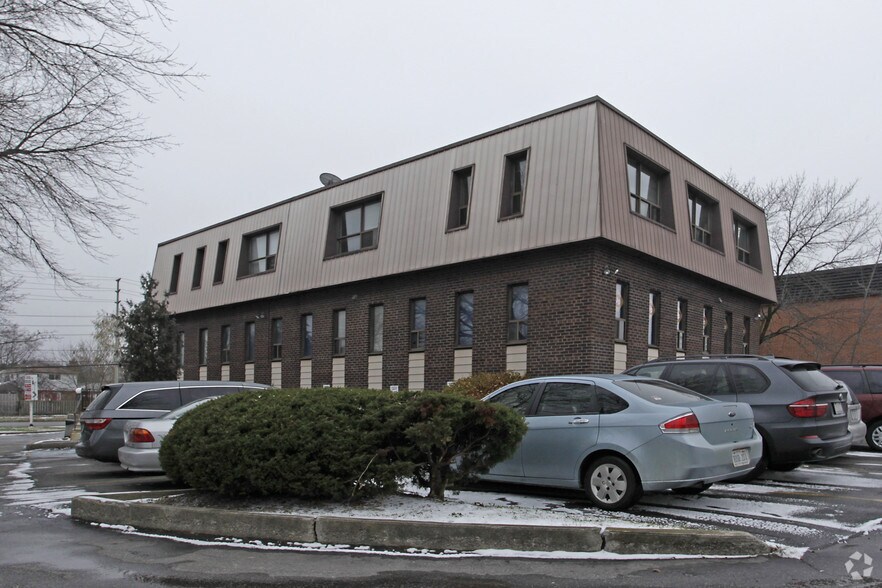 3173 Erindale Station Rd, Mississauga, ON à vendre - Photo du bâtiment - Image 1 de 33