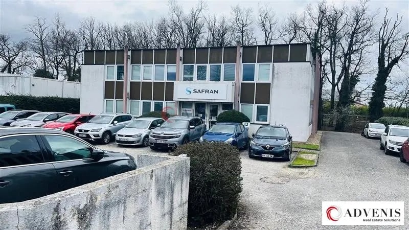Office in Mérignac for lease - Building Photo - Image 2 of 4